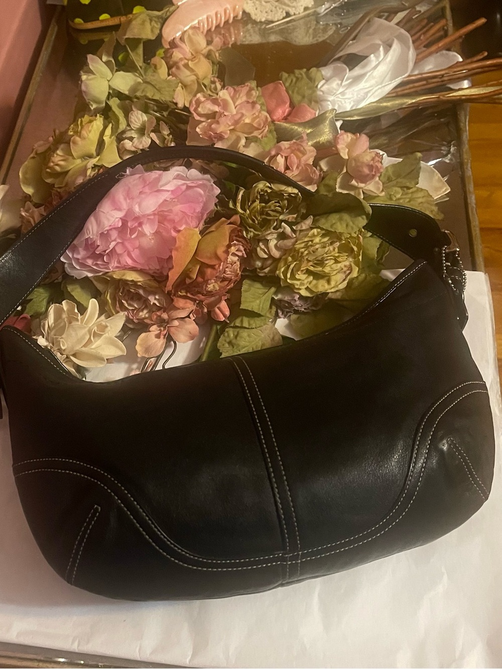 Coach vintage medium soho Black Leather Shoulder Bag with Contrast Stitching